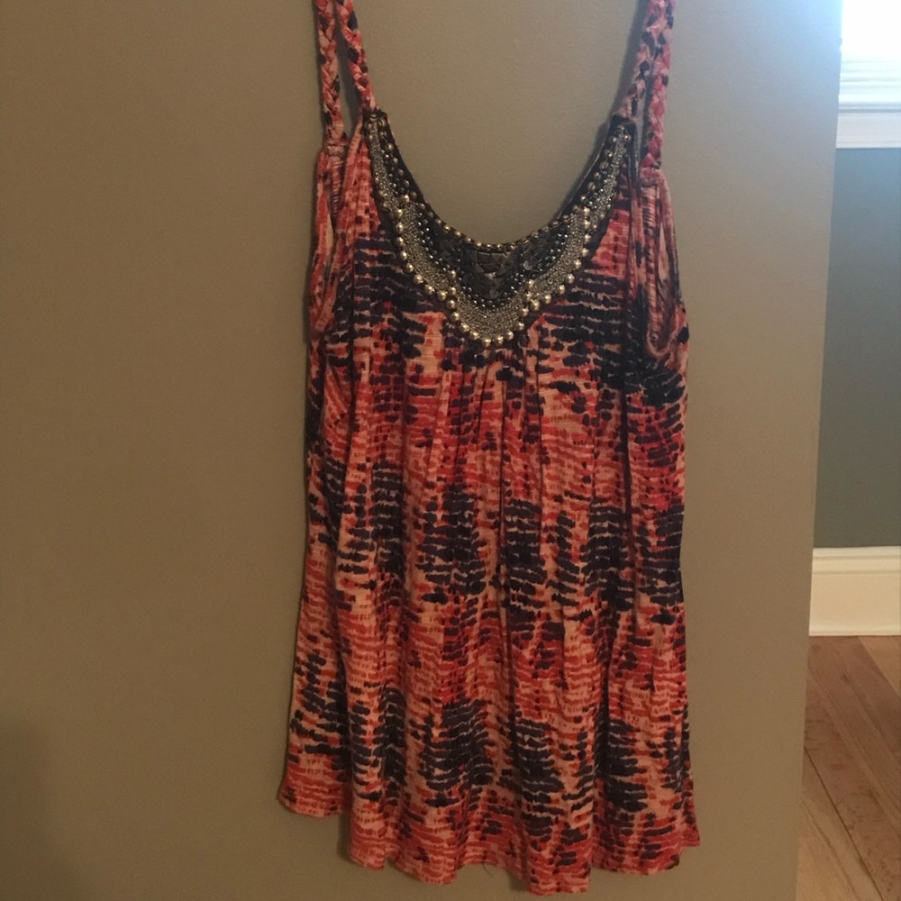 Printed, flowy tank with stud detail
